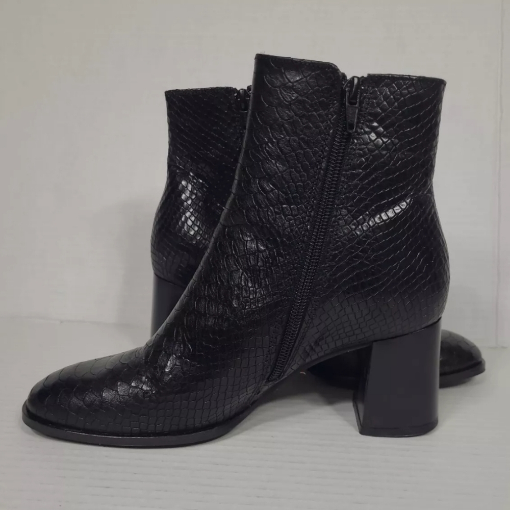 Antonio de Falia Camila Embossed Black Heeled Ankle Boots Women's size 8 Snake - Picture 6 of 9